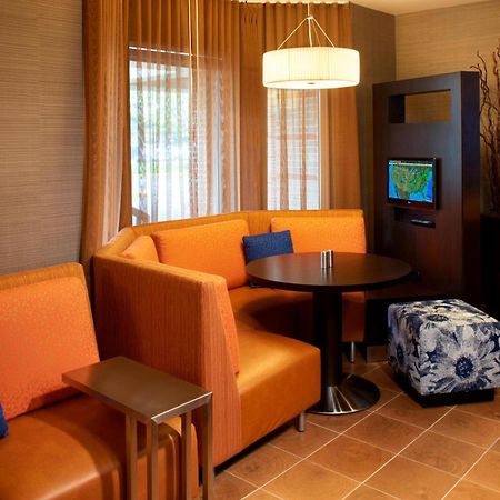 Готель Courtyard Cleveland Airport South Міддлберґ-Гайтс Екстер'єр фото