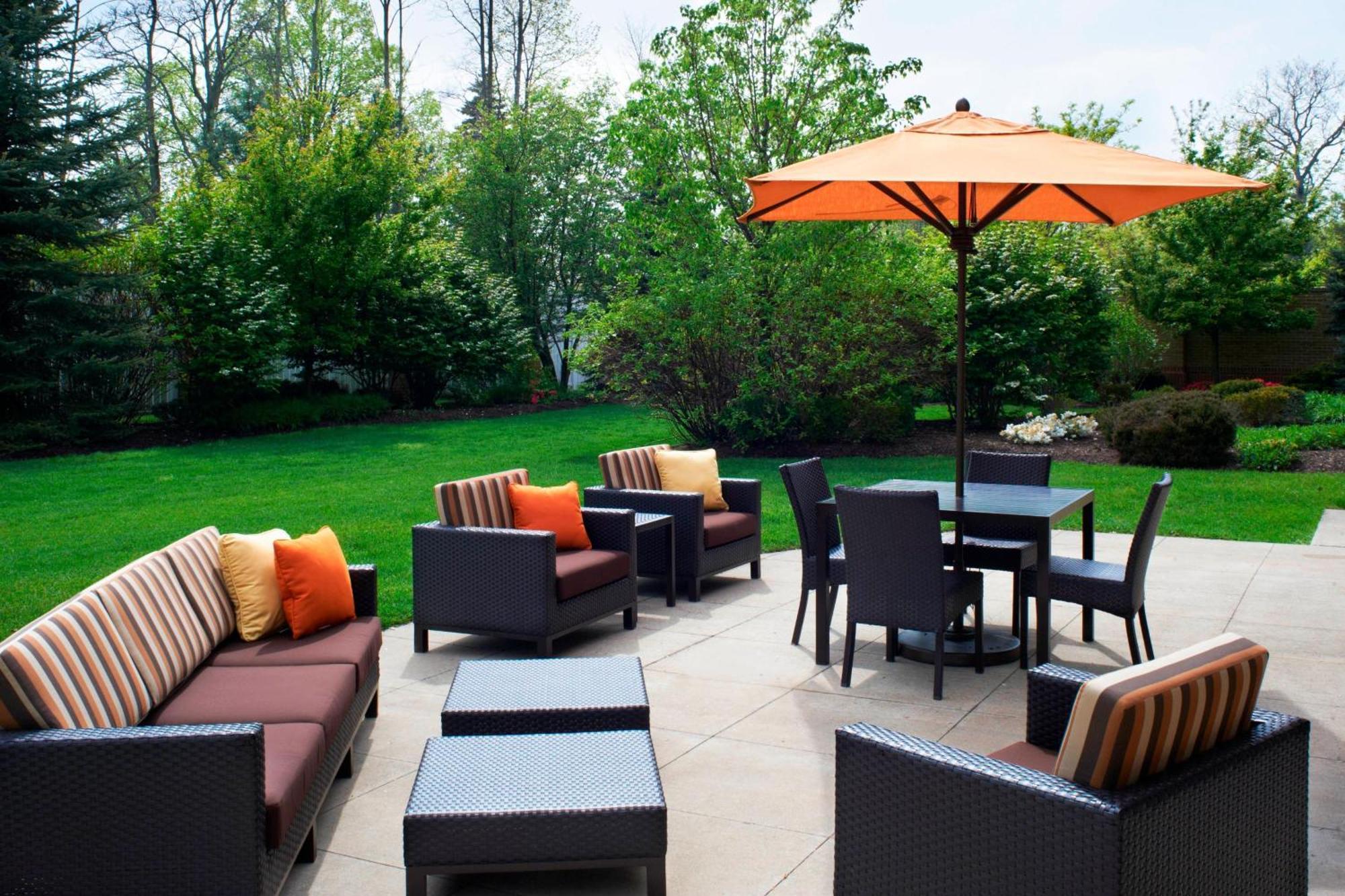 Готель Courtyard Cleveland Airport South Міддлберґ-Гайтс Екстер'єр фото