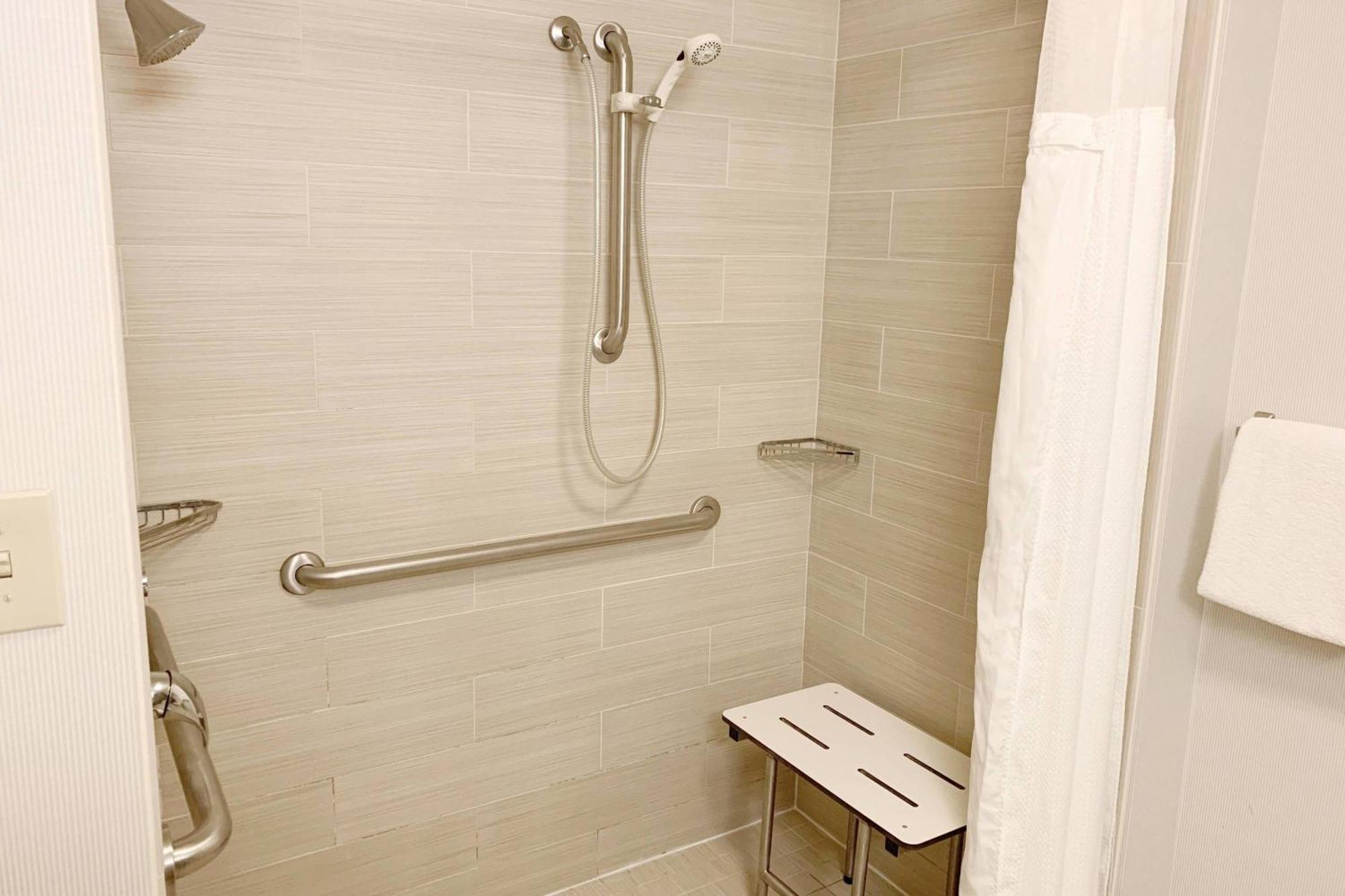Готель Courtyard Cleveland Airport South Міддлберґ-Гайтс Екстер'єр фото